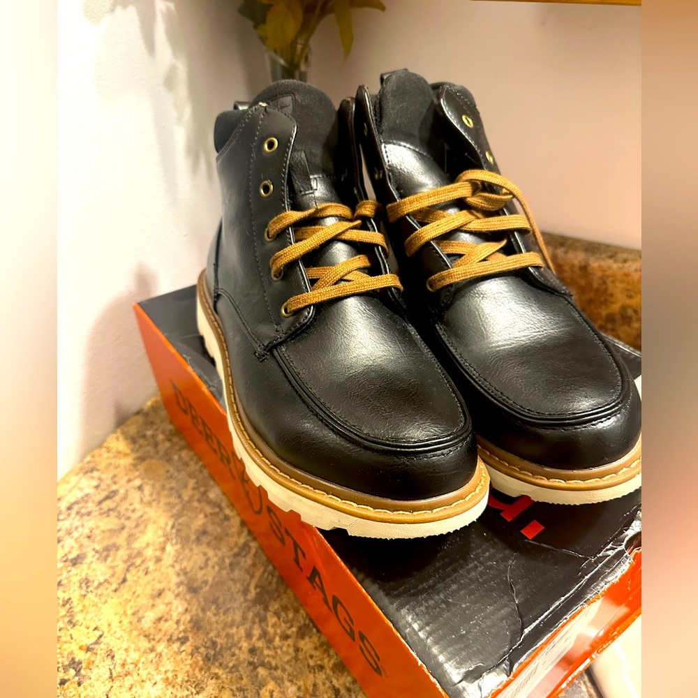 Black Leather Men's Boots size 9w.